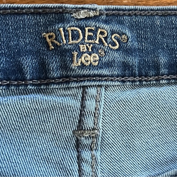 Lee Riders Straight Leg Jeans - Picture 4 of 10